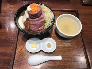 ローストビーフ大野の黒毛和牛のローストビーフ丼定食①