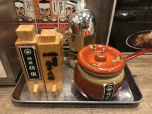 つけめんTETSUの卓上調味料