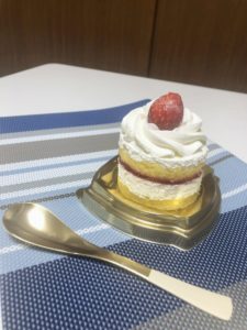ファミリーマートのいちごのショートケーキ⑦