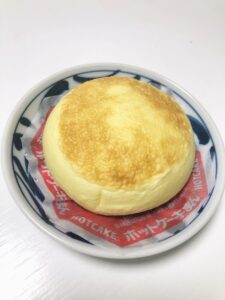 ファミリーマートのホットケーキまん③