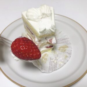 パティスリーシフォンの苺のショートケーキ②