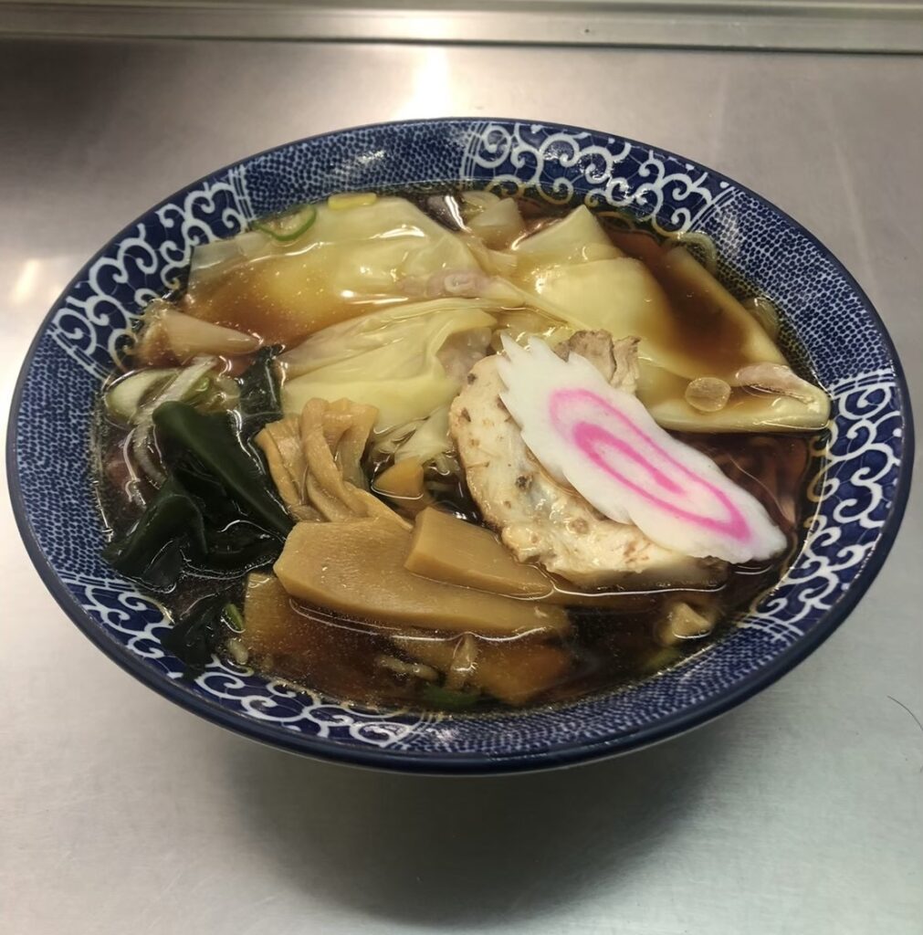 西新井らーめんのワンタンメン