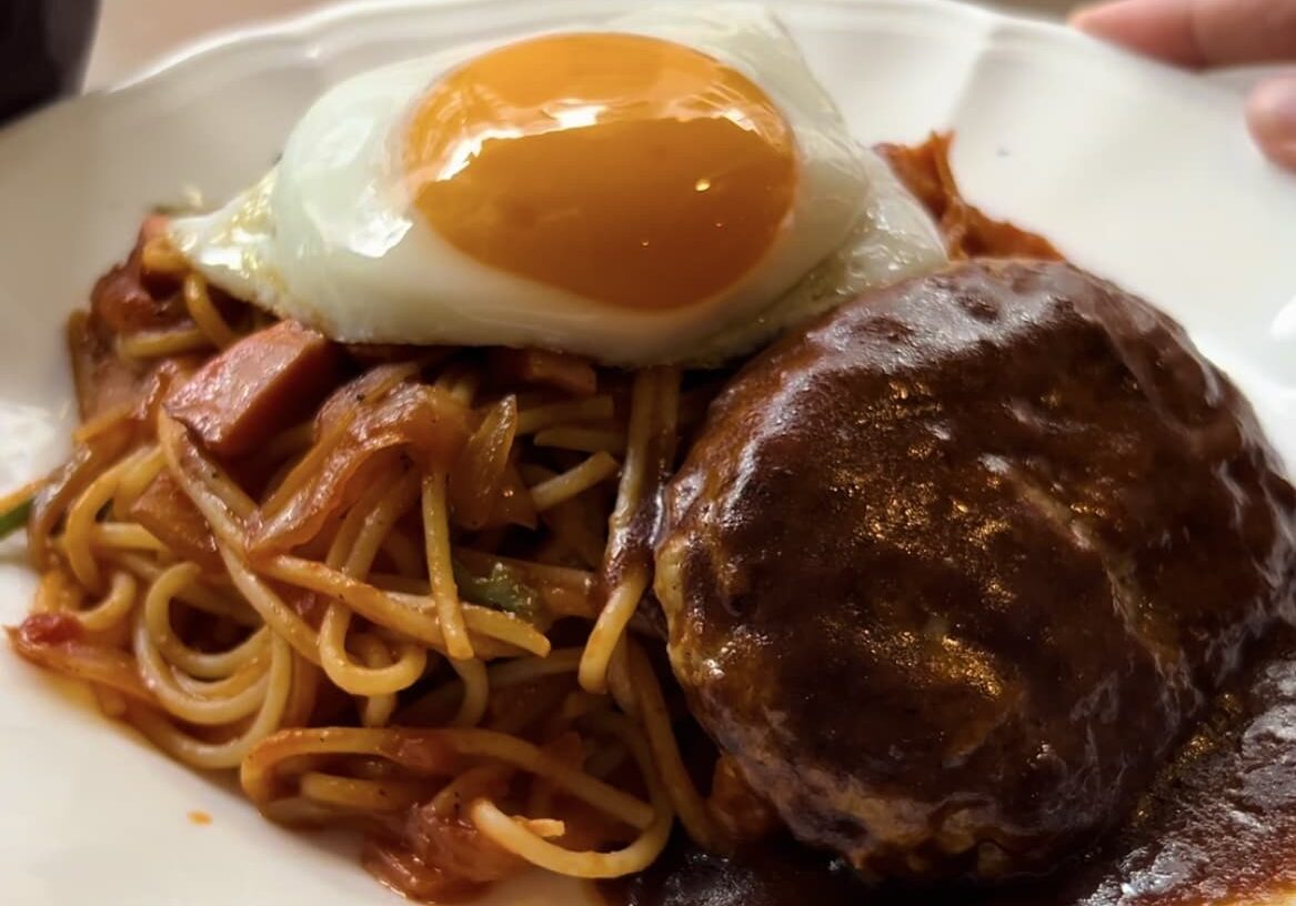 シルビア 綾瀬店のバーグナポリ